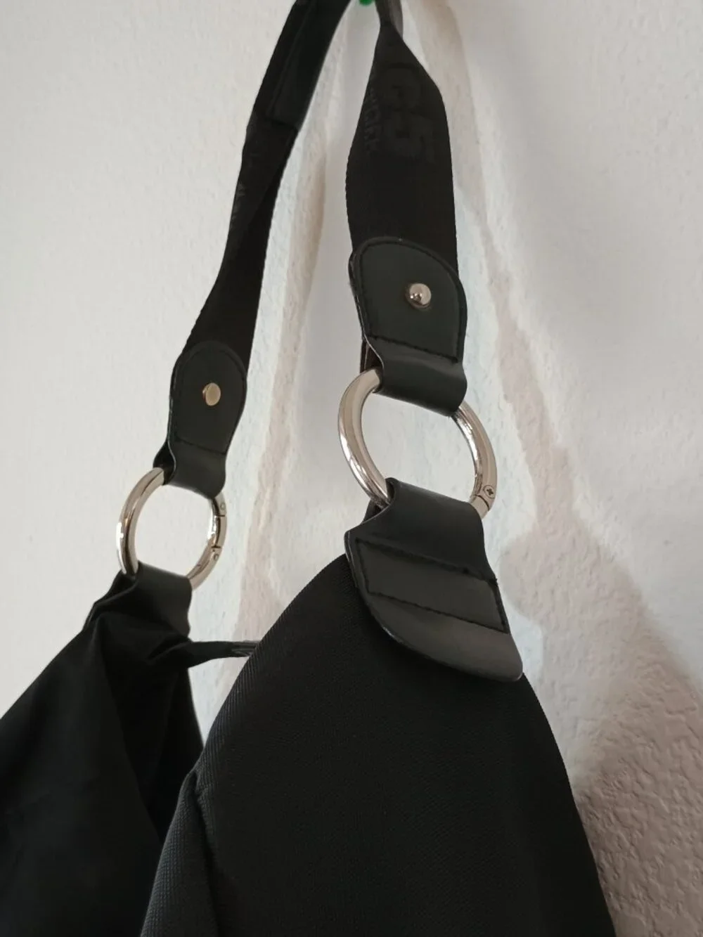NWOT Lg Shoulder Bag Hobo Cow Leather Trim Brass Lock Zip Closure Multi Pockets